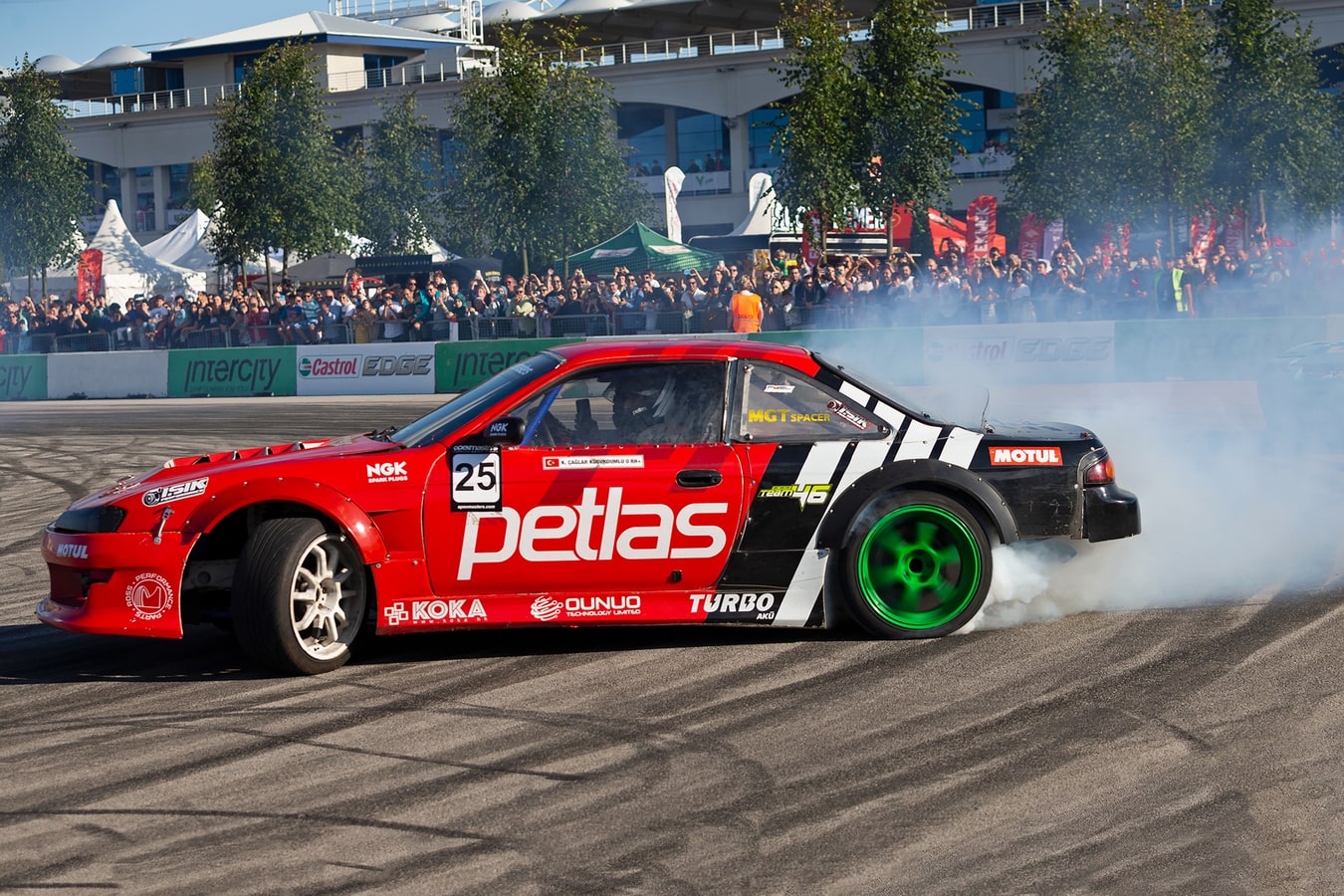 Major Tech Company Unveils Its Latest Gadget in Live Event